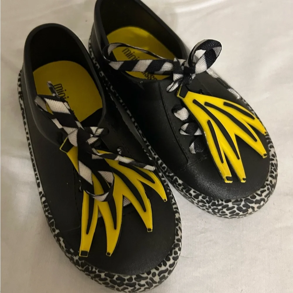 Mini Melissa Street Fabula Kids Sneakers Black/Yellow-Banana Size 8 NWOT
